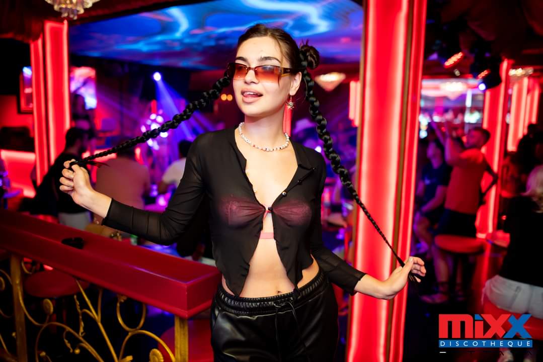 mixx231004.jpg