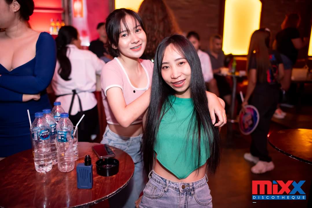 mixx231119.jpg