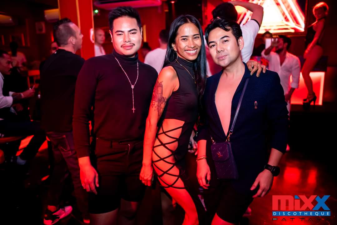 mixx231209.jpg