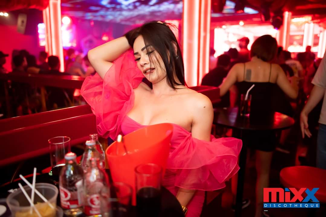 mixx232069.jpg