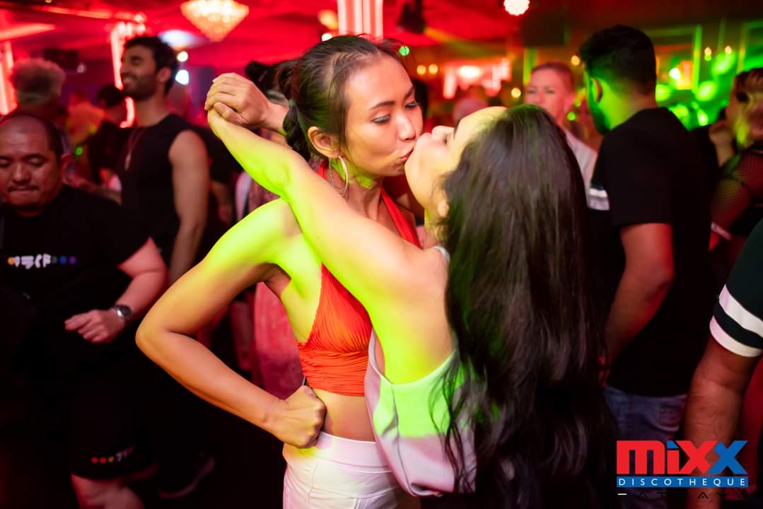 mixx233072.jpg