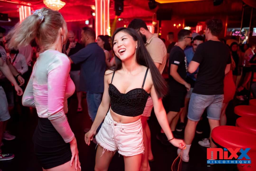 mixx233087.jpg