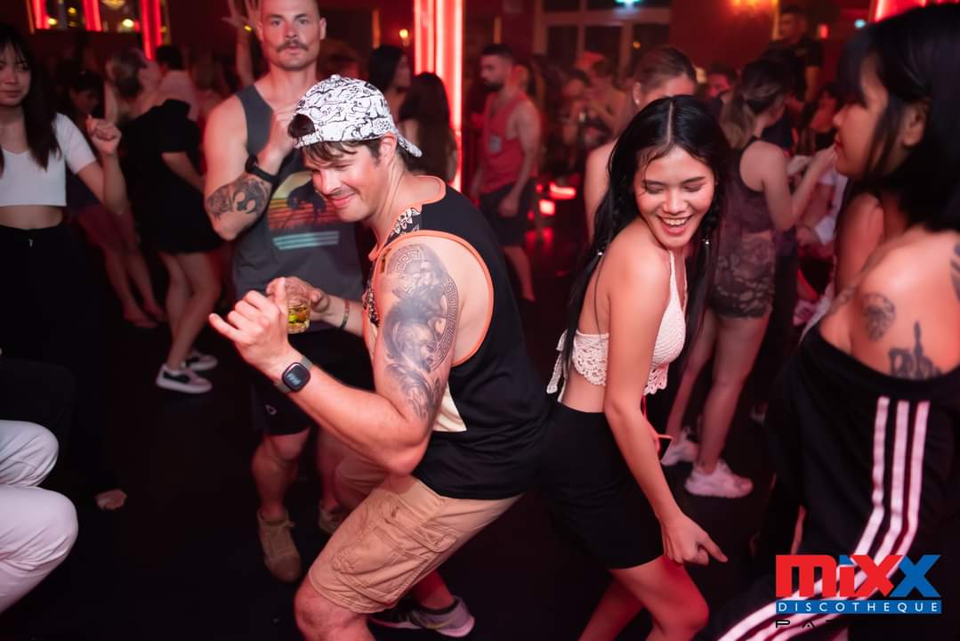 mixx233185.jpg